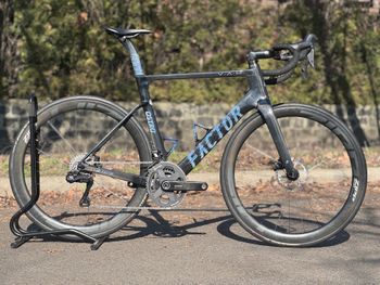 Factor, Ostro Shimano Ultegra Di2