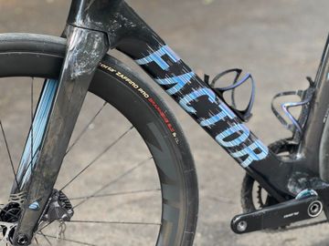 Brugt Factor Ostro Shimano Ultegra Di2 2022 Road & Gravel — billede 8 af 14