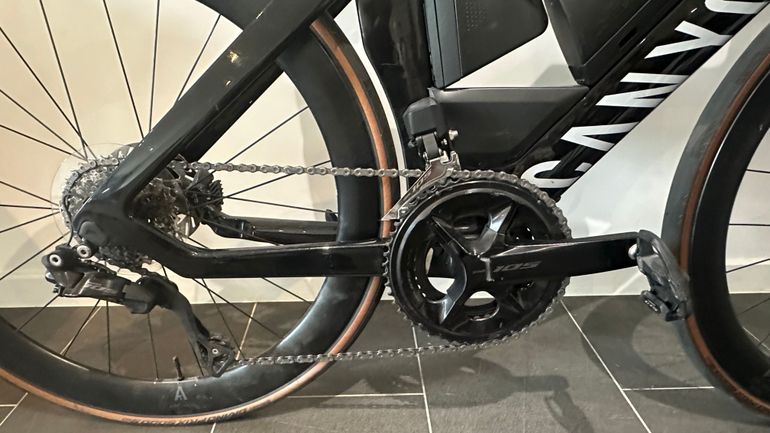 Used Canyon Speedmax CF 7 Di2 2025 2025 Road & Gravel — image 2 of 8