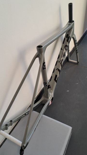 Gebrauchtes Factor O2 2024 Frameset 2024 Road & Gravel, Hellgrau — Bild 3 von 3