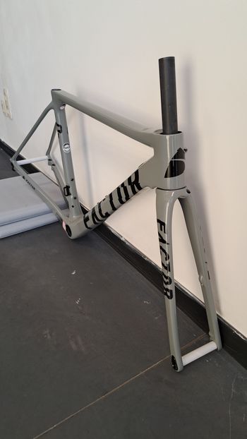 Used Factor Factor O2 2024 Frameset 2024 Road & Gravel — image 2 of 3