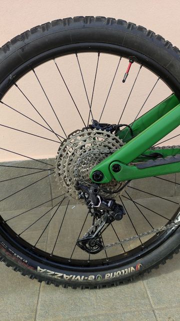 Używany Canyon Spectral:ON CF 8 2023 2023 Mountainbike — zdjęcie 3 z 15