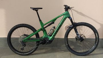 Canyon Spectral:ON CF 8 2023 2023 MTB de segunda mano