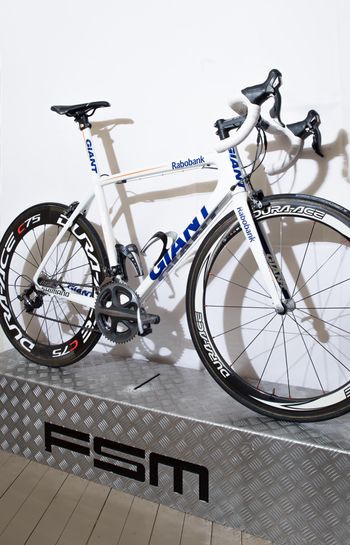 Used Giant Giant TCR Advanced SL Team Rabobank 2010 - Size L 2010 Road & Gravel, Weiß — image 5 of 6