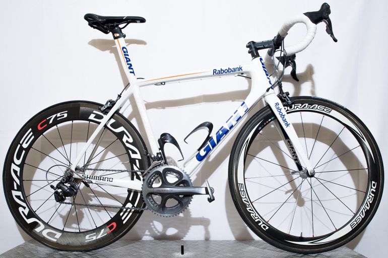 Used Giant Giant TCR Advanced SL Team Rabobank 2010 - Size L 2010 Road & Gravel, Weiß — image 1 of 6