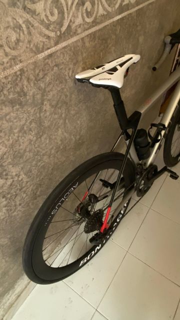 Brugt Trek Madone SL 7 Gen 8 2025 Frameset 2025 Road & Gravel — billede 10 af 13