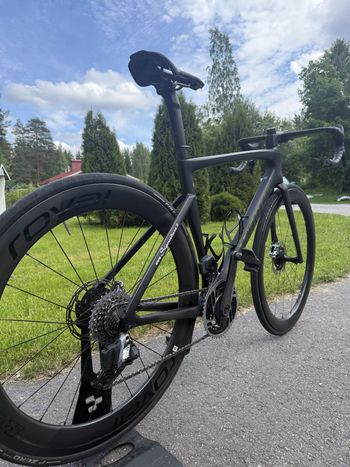 Used Specialized S-Works Tarmac SL7 - SRAM Red eTap AXS 2023 2023 Road & Gravel, Green — image 14 of 20