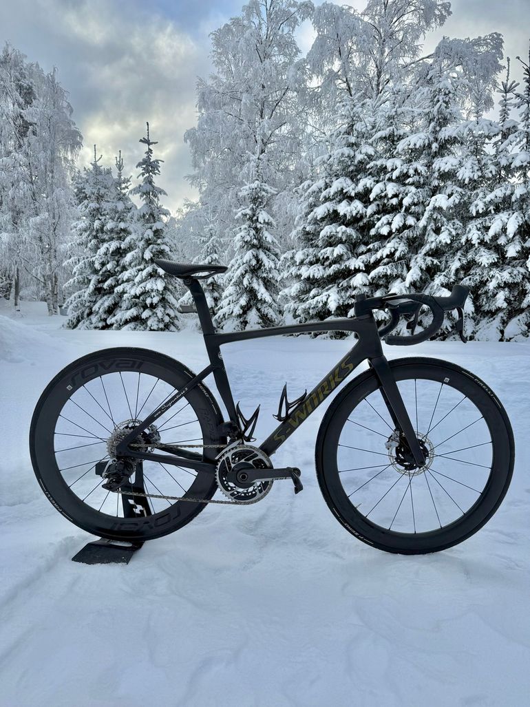 Used Specialized S-Works Tarmac SL7 - SRAM Red eTap AXS 2023 2023 Road & Gravel, Green — image 1 of 4