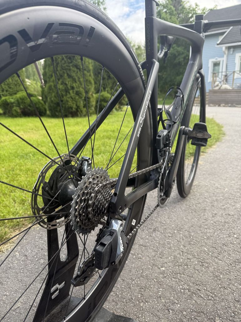 Used Specialized S-Works Tarmac SL7 - SRAM Red eTap AXS 2023 2023 Road & Gravel, Green — image 6 of 20