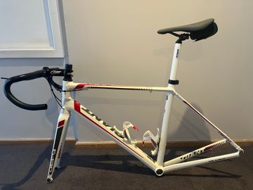 Used Giant Defy 3 2014 Frameset 2014 Road & Gravel, White — image 2 of 18