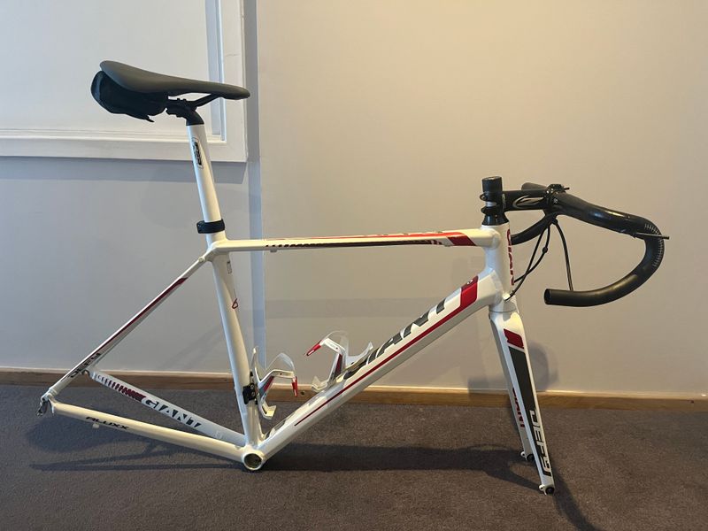 Używany Giant Defy 3 2014 Frameset 2014 Road & Gravel