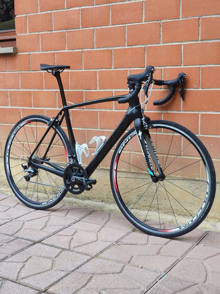 Used Specialized Men's Tarmac Comp 2018 2018 Road & Gravel — image 1 of 7