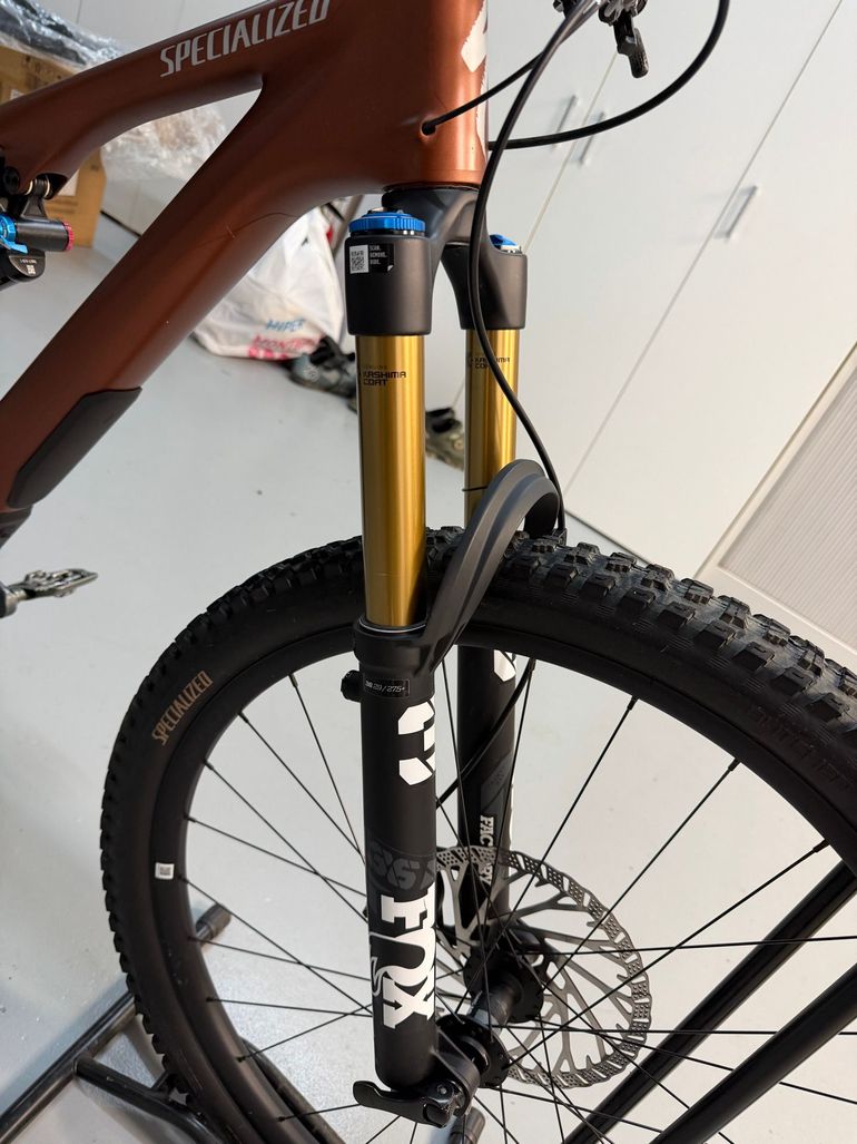 Used Specialized Stumpjumper 15 Öhlins Coil 2025 2025 Mountainbike, Red, 29, 27.5 — image 7 of 8