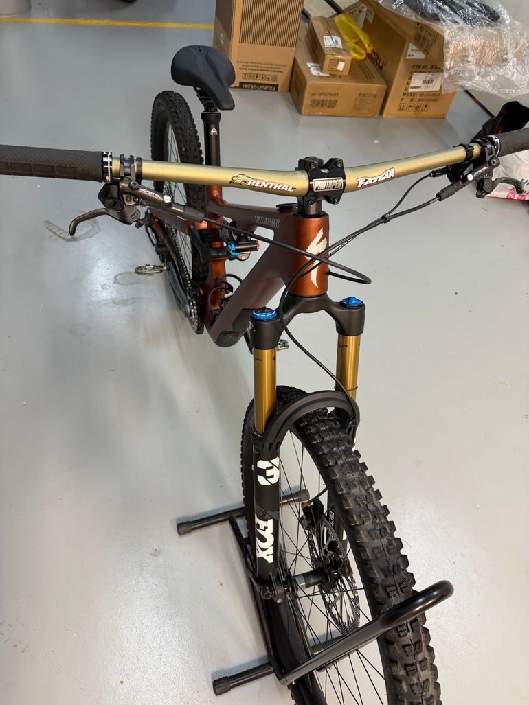 Used Specialized Stumpjumper 15 Öhlins Coil 2025 2025 Mountainbike, Red, 29, 27.5 — image 6 of 8