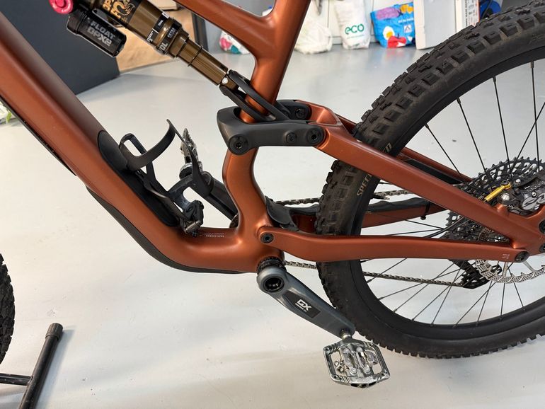 Used Specialized Stumpjumper 15 Öhlins Coil 2025 2025 Mountainbike, Red, 29, 27.5 — image 5 of 8