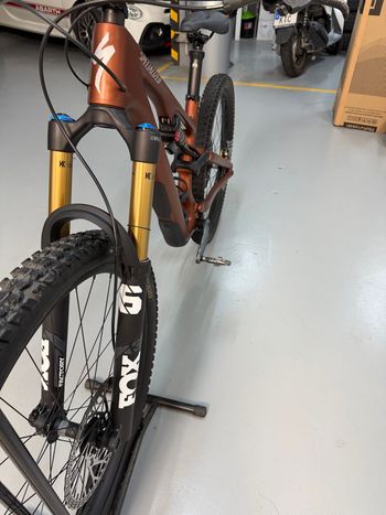Used Specialized Stumpjumper 15 Öhlins Coil 2025 2025 Mountainbike, Red, 29, 27.5 — image 8 of 8