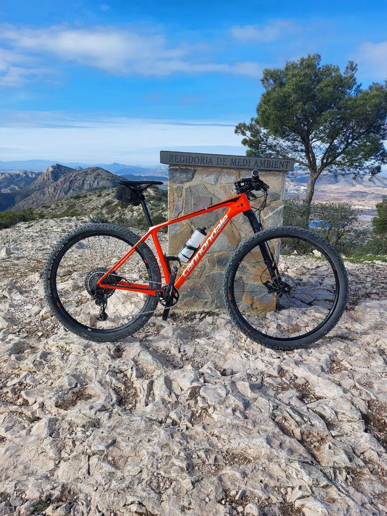 Used Cannondale F-Si Carbon 3 2019 2019 Mountainbike — image 1 of 7