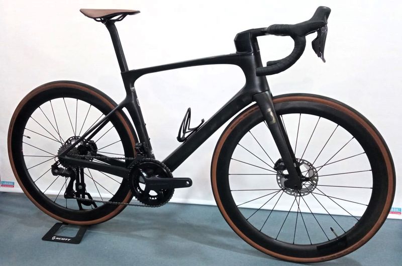 Używany Scott Foil RC 10 2022 2022 Road & Gravel — zdjęcie 1 z 6