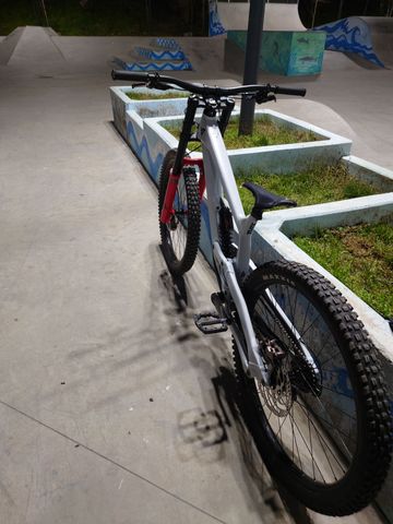 Gebrauchtes YT Industries Tues CORE 1 2025 2025 Mountainbike, Weiß, 27.5 — Bild 2 von 5