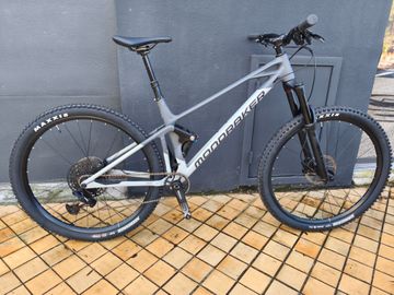 Used Mondraker RAZE 2024 2024 Mountainbike, Light Gray, 29 — image 1 of 4