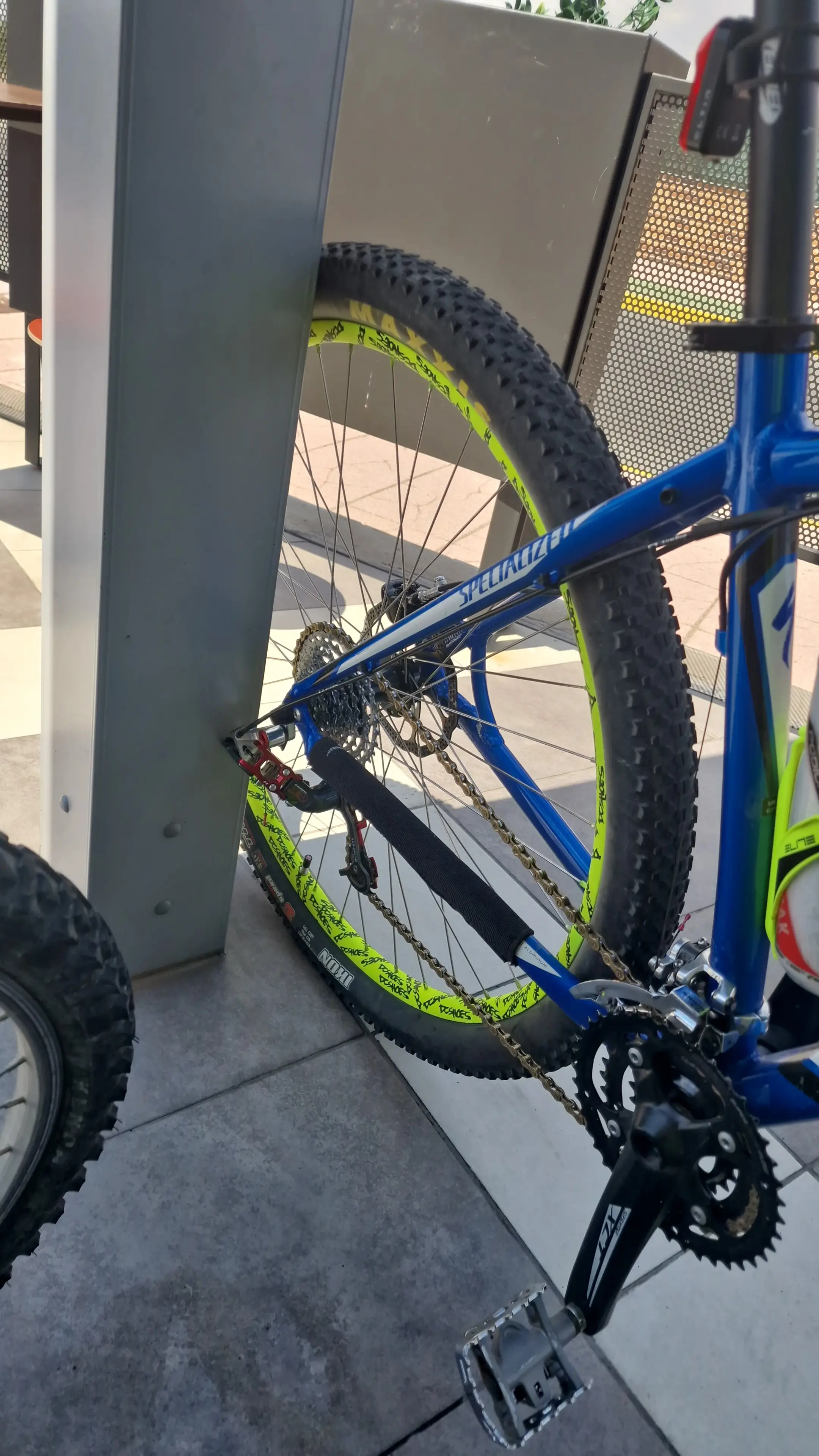 Specialized Hardrock 650b used in LG buycycle USA