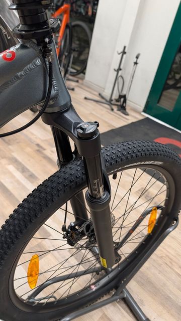 brn Dirt 2026 Mountainbike de segunda mano, Gris claro — imagen 5 de 9