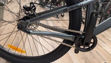 brn Dirt 2026 Mountainbike de segunda mano, Gris claro — imagen 4 de 9