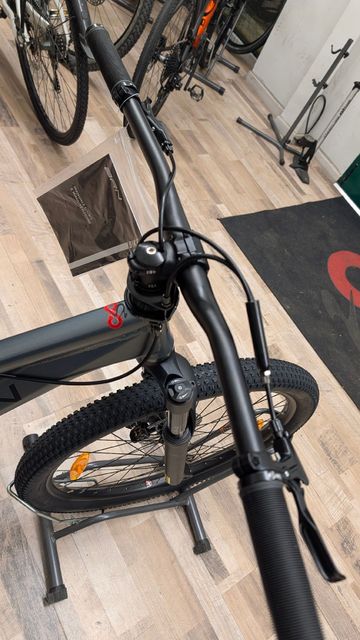 brn Dirt 2026 Mountainbike de segunda mano, Gris claro — imagen 6 de 9
