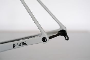Used Factor O2 2023 Frameset 2023 Road & Gravel, Gris claro — image 15 of 16