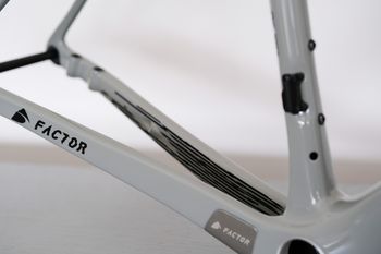 Used Factor O2 2023 Frameset 2023 Road & Gravel, Gris claro — image 8 of 16