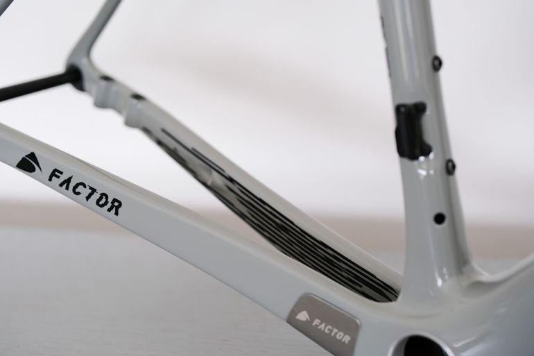 Used Factor O2 2023 Frameset 2023 Road & Gravel, Gris claro — image 8 of 16