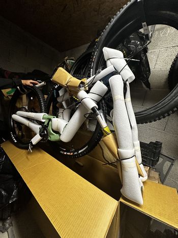 Used Rocky Mountain Altitude 2025 Mountainbike, Green — image 11 of 13