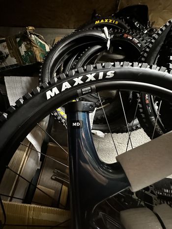 Used Rocky Mountain Altitude 2025 Mountainbike, Green — image 6 of 13