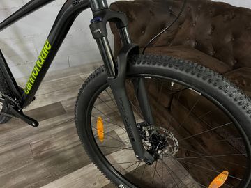 Used Cannondale Trail 1 2026 2026 Mountainbike, Black, 27.5 — image 2 of 15