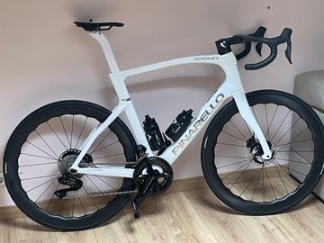 Brugt Pinarello DOGMA F DURA ACE Di2 Disc 2024 2024 Road & Gravel