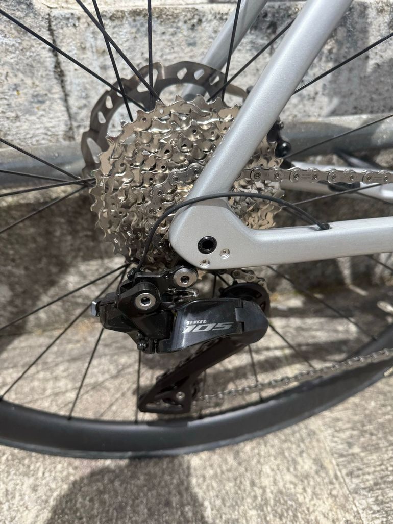 Used Trek Émonda SL 6 Pro Di2 2023 2023 Road & Gravel, Red — image 5 of 17