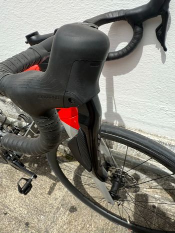 Used Trek Émonda SL 6 Pro Di2 2023 2023 Road & Gravel, Red — image 10 of 17