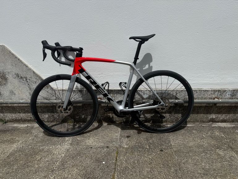 Used Trek Émonda SL 6 Pro Di2 2023 2023 Road & Gravel, Red — image 2 of 17