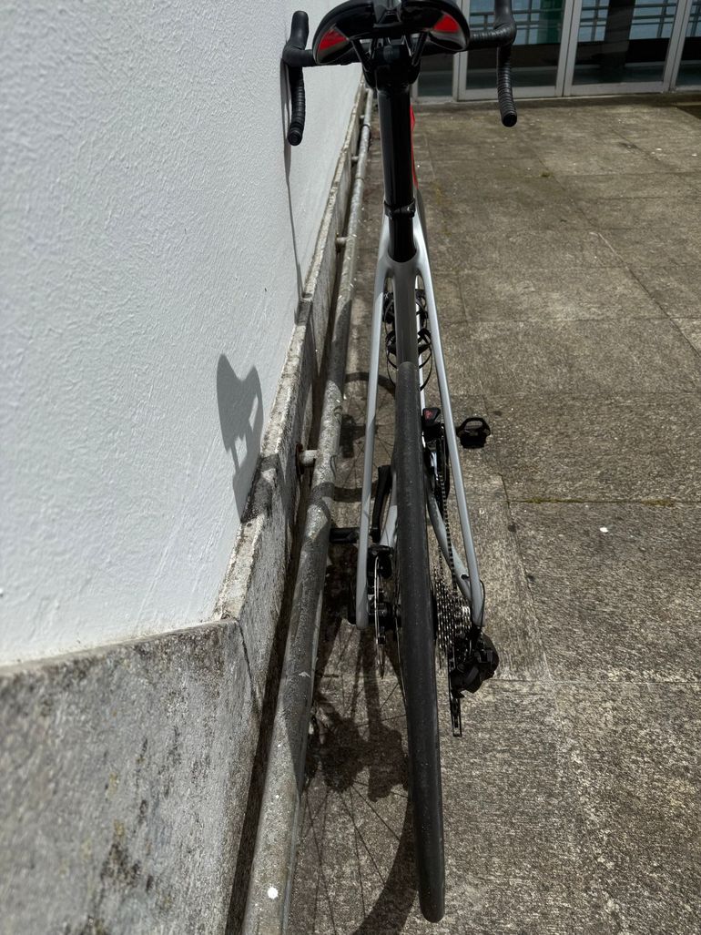 Used Trek Émonda SL 6 Pro Di2 2023 2023 Road & Gravel, Red — image 9 of 17