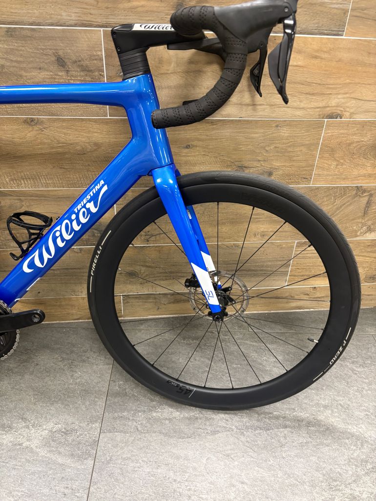 Used Wilier Filante Shimano 105 Di2 2025 Road & Gravel — image 2 of 5