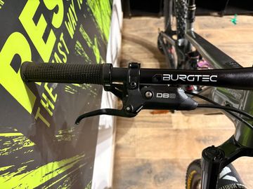 Santa Cruz Vala AL 70 2026 2026 Mountainbike usato, Grigio chiaro — immagine 4 di 11
