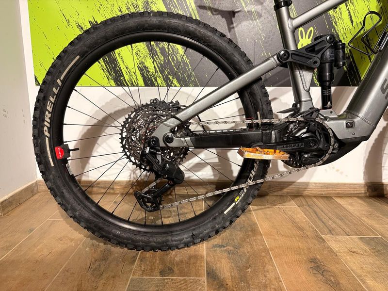 Santa Cruz Vala AL 70 2026 2026 Mountainbike usato, Grigio chiaro — immagine 9 di 11