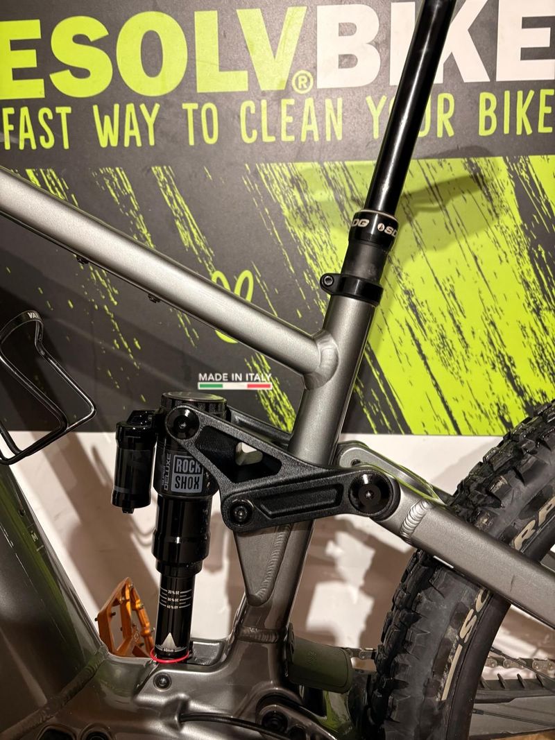 Santa Cruz Vala AL 70 2026 2026 Mountainbike usato, Grigio chiaro — immagine 6 di 11