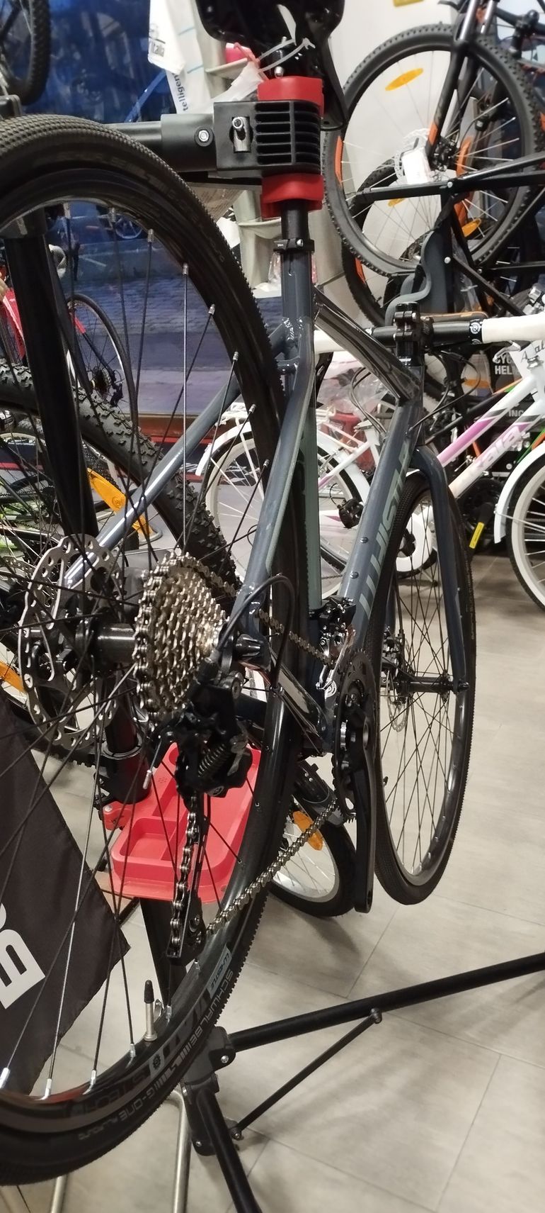 Used Whistle MODOC SHIMANO GRX 400 2025 Road & Gravel — image 5 of 25