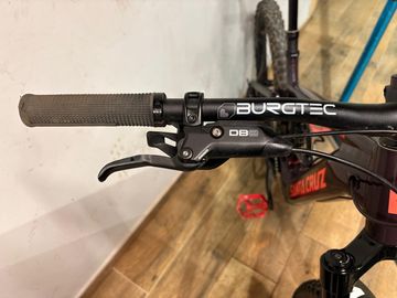Santa Cruz Vala AL 70 2026 2026 Mountainbike usato, Rosso — immagine 7 di 9