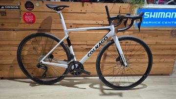Käytetty Colnago V3 Disc 105 Bike 2024 2024 Road & Gravel