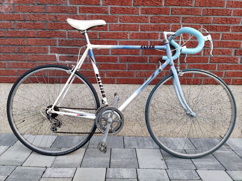 Used Raleigh Flyer Vintage 1990 Road & Gravel, White — image 1 of 10