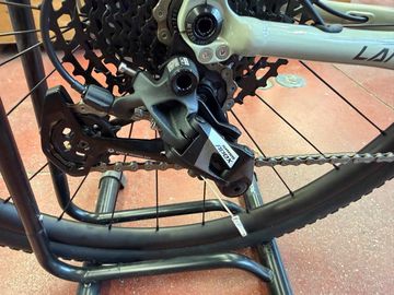 Used Megamo LANDE 2025 2025 Road & Gravel, Light Gray — image 10 of 11