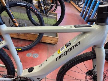 Used Megamo LANDE 2025 2025 Road & Gravel, Light Gray — image 2 of 11