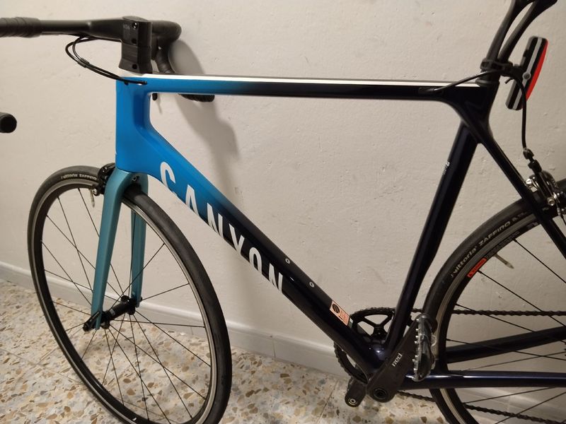 Used Canyon Ultimate CF SL 8.0 2020 Frameset 2020 Road & Gravel, Blue — image 3 of 7